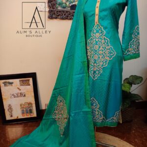 Premium Art silk kurti with Duel toned Chiffon Dupatta