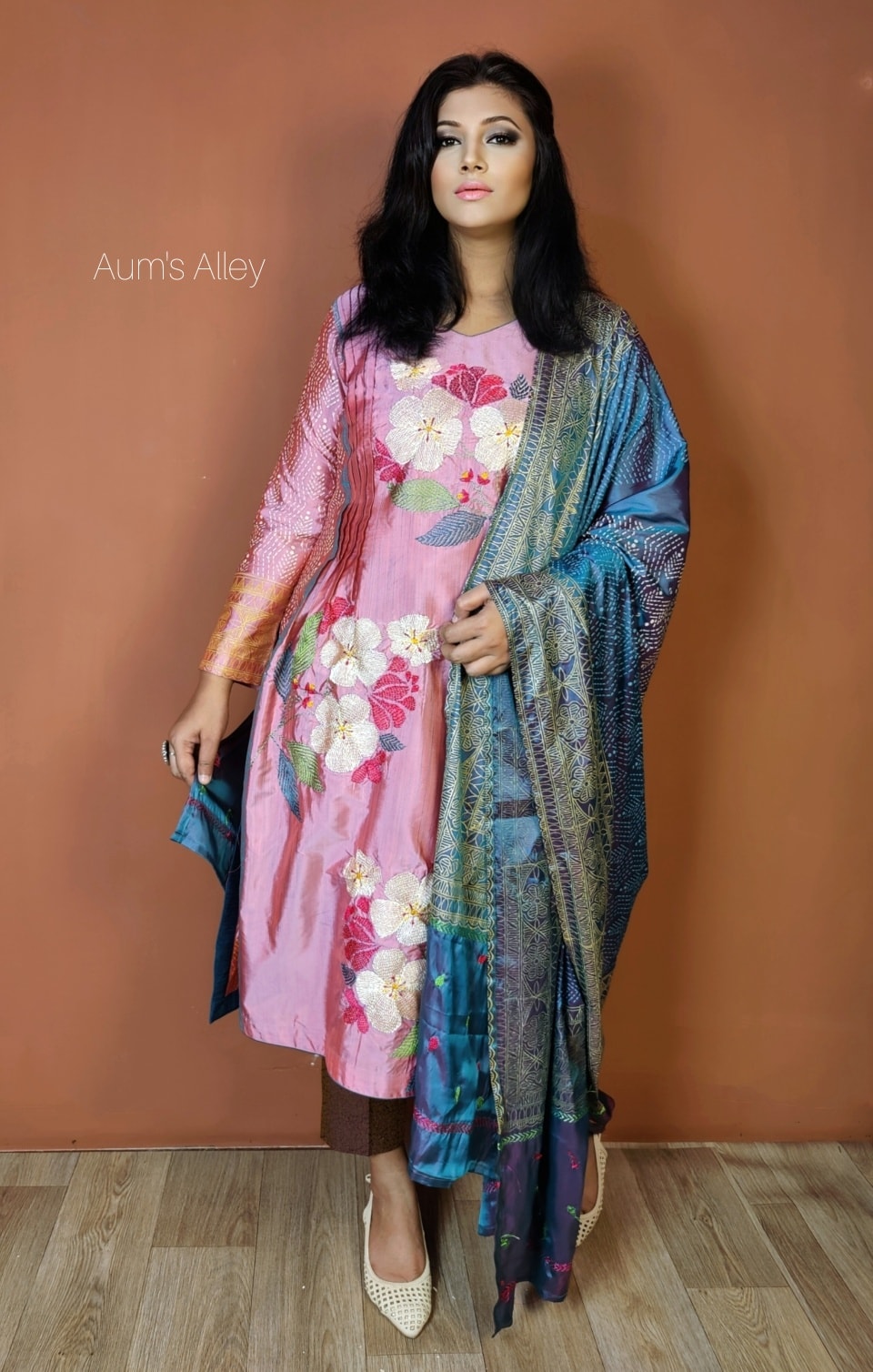 URVI Baby Pink Dual Tone Premium Berry Silk Kurti Set